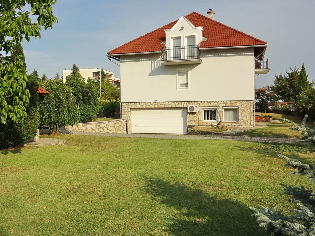 Albizia Apartments Балатонфюред Экстерьер фото