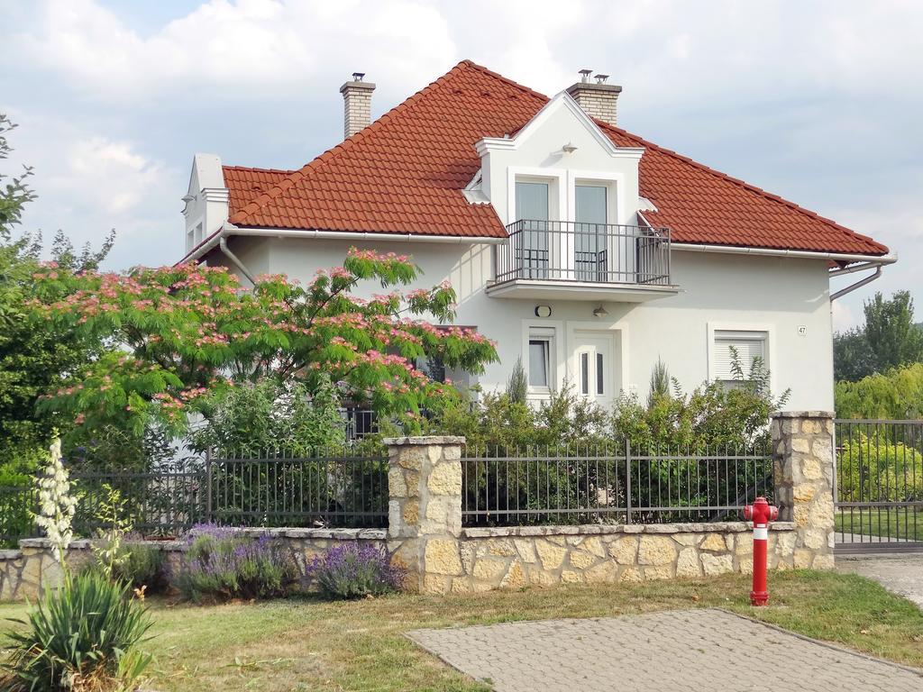 Albizia Apartments Балатонфюред Экстерьер фото